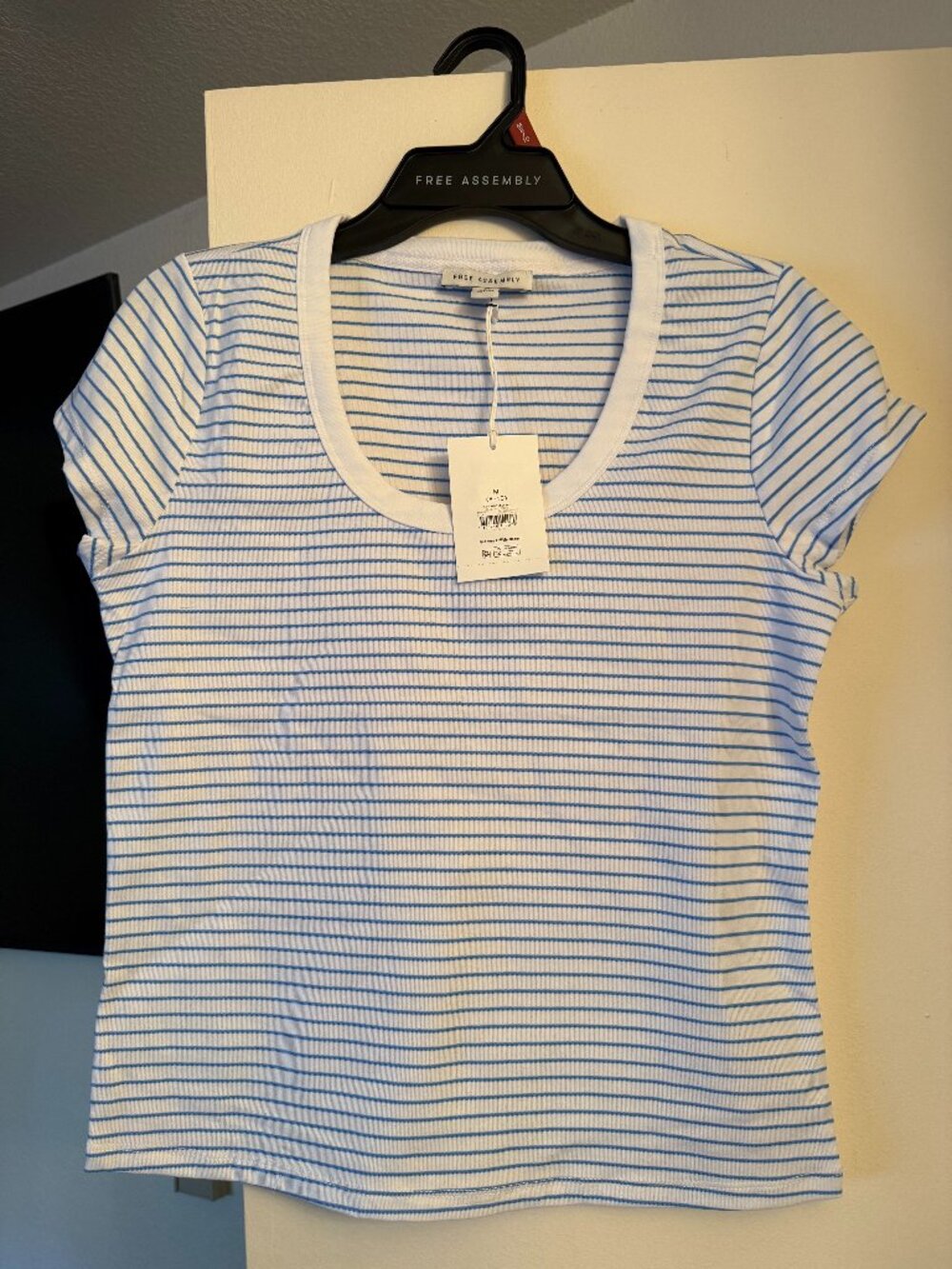 Free Assembly Striped Scoop Neck Tee White Blue Size M New with Tags